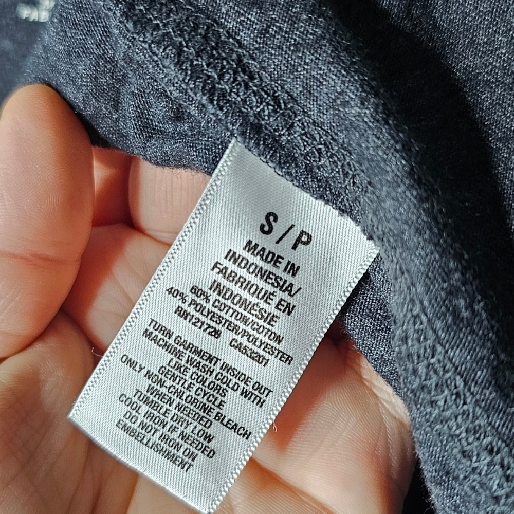 Aeropostale Charcoal Tee with Gold Lettering - Picture 5 of 5